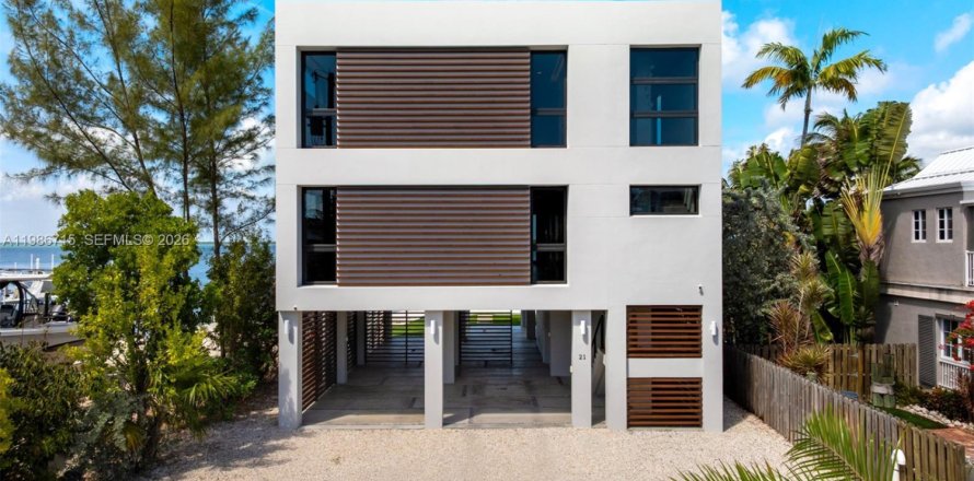 Дом в Ки-Ларго, Флорида 4 спальни, 308.9м2 № 2057790