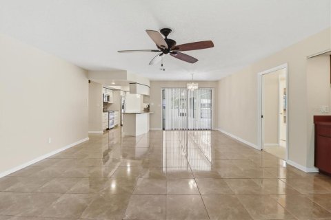 Casa en venta en Homosassa, Florida, 3 dormitorios, 208.66 m2 № 2385896 - foto 19
