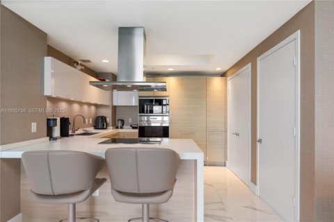 Condominio en venta en North Miami Beach, Florida, 3 dormitorios № 1993658 - foto 11