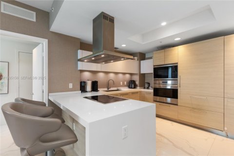 Condominio en venta en North Miami Beach, Florida, 3 dormitorios № 1993658 - foto 12