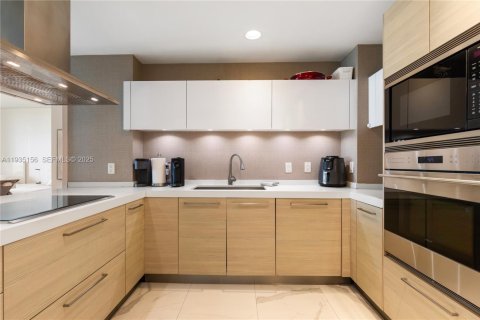 Condominio en venta en North Miami Beach, Florida, 3 dormitorios № 1993658 - foto 13