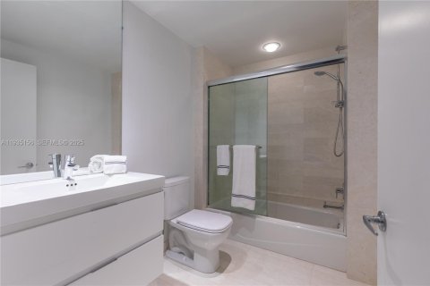 Condominio en venta en North Miami Beach, Florida, 3 dormitorios № 1993658 - foto 28