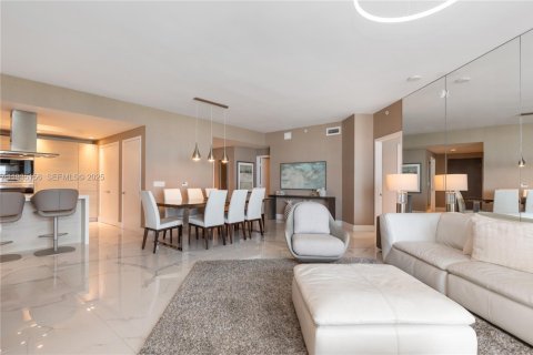 Condominio en venta en North Miami Beach, Florida, 3 dormitorios № 1993658 - foto 6