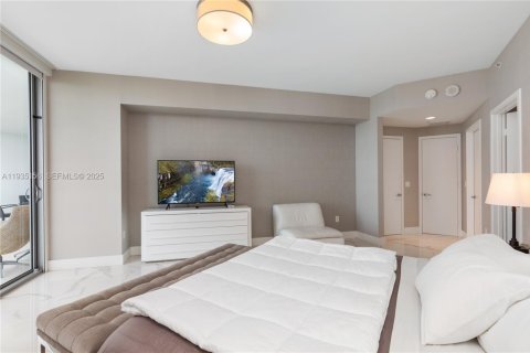 Condominio en venta en North Miami Beach, Florida, 3 dormitorios № 1993658 - foto 19