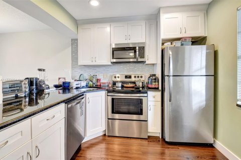 Condo in Delray Beach, Florida, 2 bedrooms  № 1708208 - photo 7