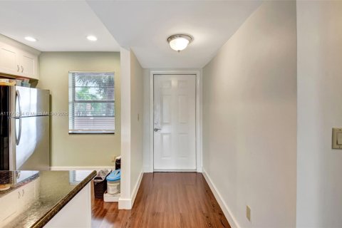 Condo in Delray Beach, Florida, 2 bedrooms  № 1708208 - photo 5