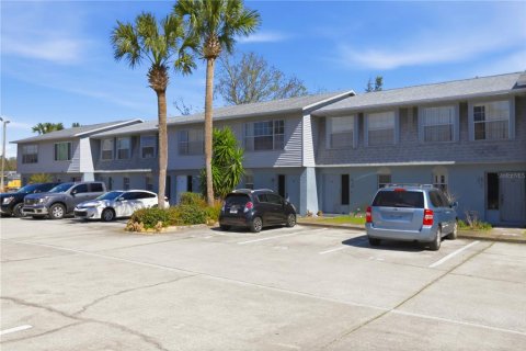 Adosado en Daytona Beach, Florida 2 dormitorios, 98.1 m2 № 2119182