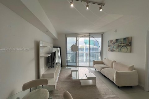 Condo in Miami, Florida, 1 bedroom № 2244682 - photo 2