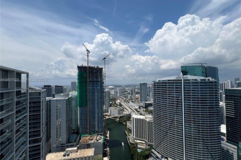 Condo in Miami, Florida, 1 bedroom № 2244682 - photo 10