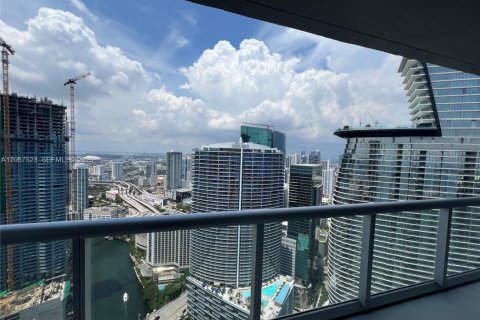 Condo in Miami, Florida, 1 bedroom № 2244682 - photo 4