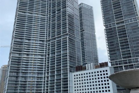 Condo in Miami, Florida, 1 bedroom № 2244682 - photo 11