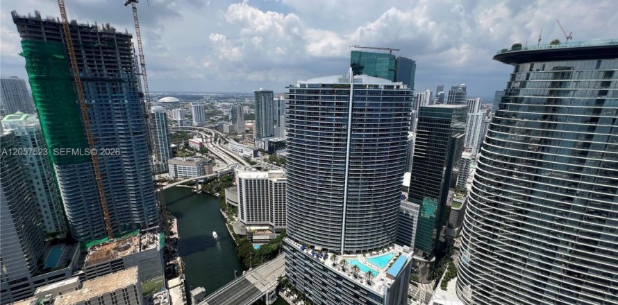 Condo in Miami, Florida, 1 bedroom № 2244682