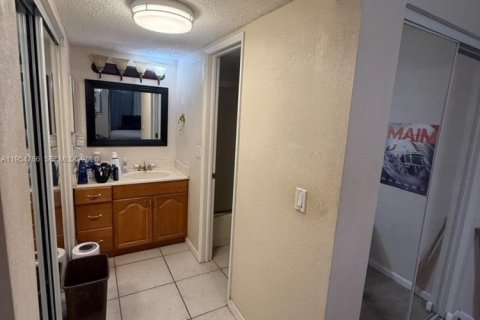 Copropriété à vendre à Davie, Floride: 2 chambres, 89.65 m2 № 2012012 - photo 6
