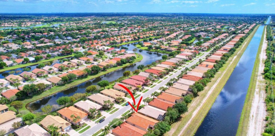 House in Boynton Beach, Florida 3 bedrooms, 175.03 sq.m. № 1092246