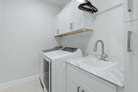 Casa en venta en Bradenton, Florida, 2 dormitorios, 155.89 m2 № 2128048 - foto 25