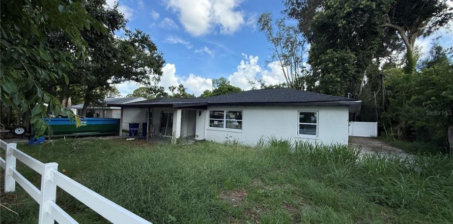 Casa en Seminole, Florida 3 dormitorios, 144 m2 № 1875830
