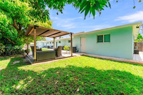 Propiedad comercial en venta en Oakland Park, Florida № 2085002 - foto 26
