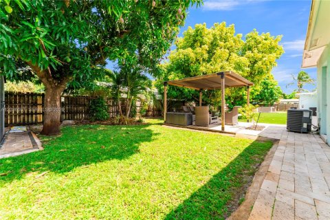 Propiedad comercial en venta en Oakland Park, Florida № 2085002 - foto 29