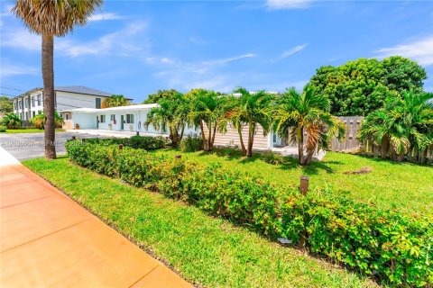 Propiedad comercial en venta en Oakland Park, Florida № 2085002 - foto 8