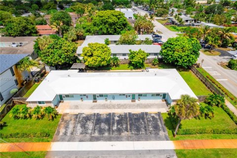 Propiedad comercial en Oakland Park, Florida № 2085002