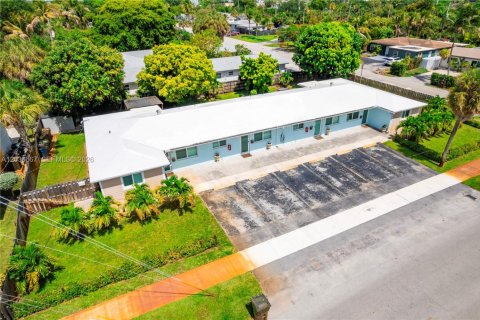 Propiedad comercial en venta en Oakland Park, Florida № 2085002 - foto 2