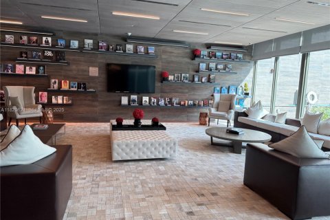 Copropriété à louer à Miami, Floride: 2 chambres, 104.89 m2 № 1937586 - photo 27