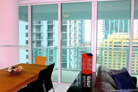 Condominio en alquiler en Miami, Florida, 2 dormitorios, 104.89 m2 № 1937586 - foto 10