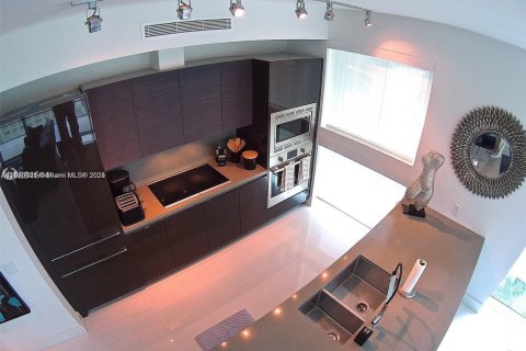 Condominio en alquiler en Miami, Florida, 2 dormitorios, 104.89 m2 № 1937586 - foto 4