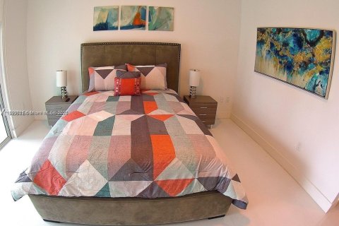 Condominio en alquiler en Miami, Florida, 2 dormitorios, 104.89 m2 № 1937586 - foto 12