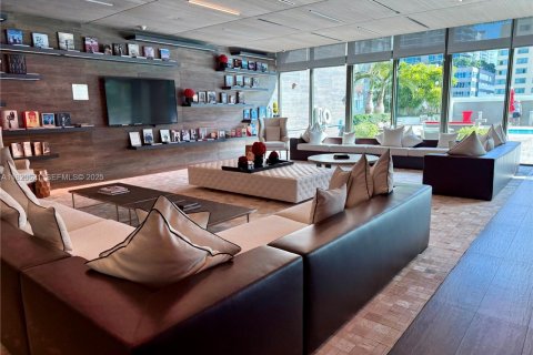 Copropriété à louer à Miami, Floride: 2 chambres, 104.89 m2 № 1937586 - photo 26