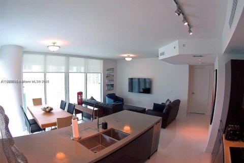 Condominio en alquiler en Miami, Florida, 2 dormitorios, 104.89 m2 № 1937586 - foto 8