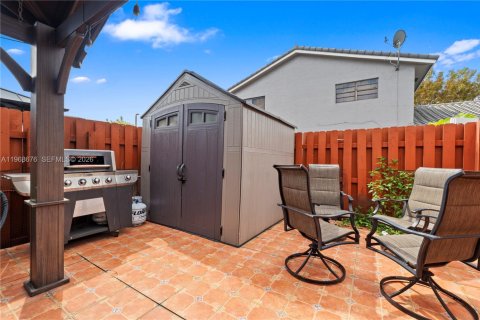 Adosado en venta en Miami, Florida, 2 dormitorios, 108.14 m2 № 2031709 - foto 19