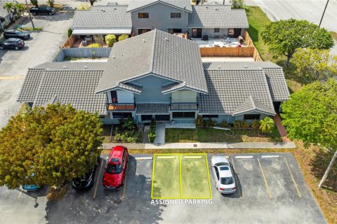 Adosado en venta en Miami, Florida, 2 dormitorios, 108.14 m2 № 2031709 - foto 29