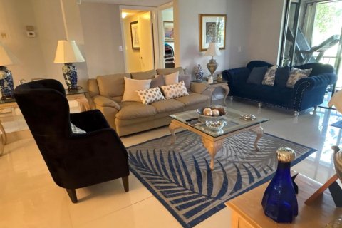 Condo in Lauderhill, Florida, 3 bedrooms № 2245703 - photo 2