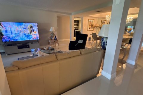 Condo in Lauderhill, Florida, 3 bedrooms № 2245703 - photo 3