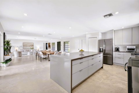 Купить виллу или дом в Холливуд, Флорида 3 спальни, 205.87м2, № 2045828 - фото 15