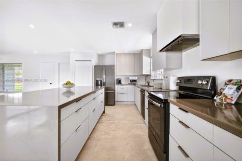 Купить виллу или дом в Холливуд, Флорида 3 спальни, 205.87м2, № 2045828 - фото 14