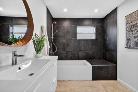 Купить виллу или дом в Холливуд, Флорида 3 спальни, 205.87м2, № 2045828 - фото 25