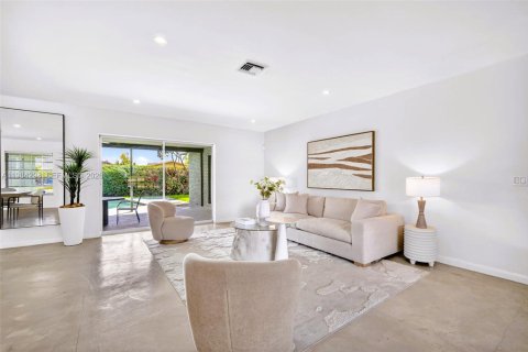 Купить виллу или дом в Холливуд, Флорида 3 спальни, 205.87м2, № 2045828 - фото 8