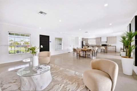 Дом в Холливуд, Флорида 3 спальни, 205.87м2 № 2045828