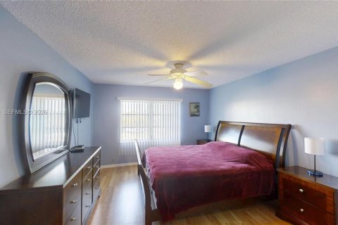 Condominio en venta en Hallandale Beach, Florida, 2 dormitorios, 106.84 m2 № 2031420 - foto 23