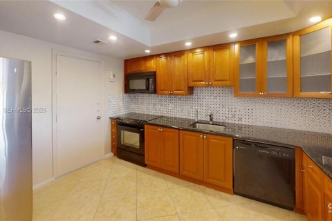 Condominio en venta en Hallandale Beach, Florida, 2 dormitorios, 106.84 m2 № 2031420 - foto 7