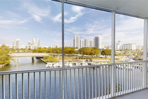 Condominio en venta en Hallandale Beach, Florida, 2 dormitorios, 106.84 m2 № 2031420 - foto 30