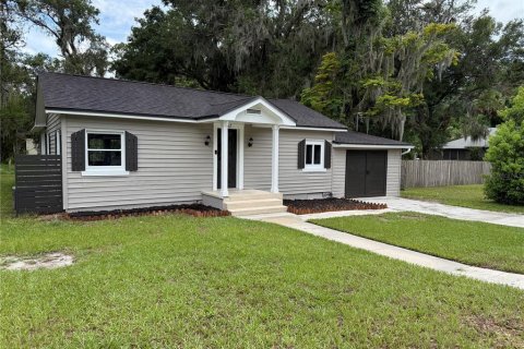 House in DeLand, Florida 2 bedrooms, 104.52 sq.m. № 1820806 - photo 2