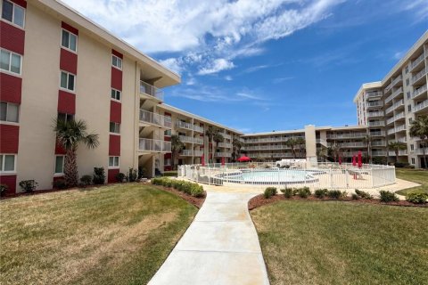 Condo in Daytona Beach, Florida, 1 bedroom № 2114631 - photo 18