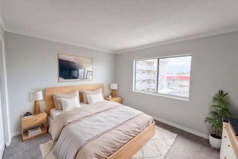 Condo in Daytona Beach, Florida, 1 bedroom № 2114631 - photo 11