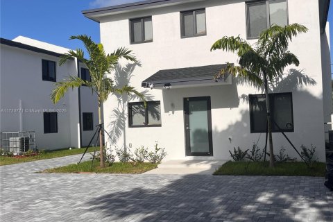 Commercial property in Miami, Florida 306.58 sq.m. № 1980852