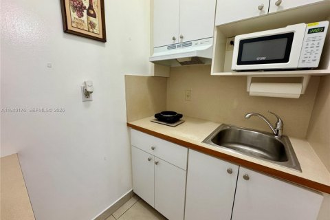 Immobilier commercial à louer à Hialeah, Floride: 168.9 m2 № 2008637 - photo 5