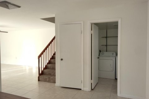 Купить таунхаус в Уэст-Палм-Бич, Флорида 4 комнаты, 114.83м2, № 2084977 - фото 6
