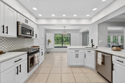 House in Bradenton, Florida 4 bedrooms, 251.21 sq.m. № 2123033 - photo 24